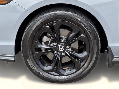 Certified 2025 Honda Accord SE image 12