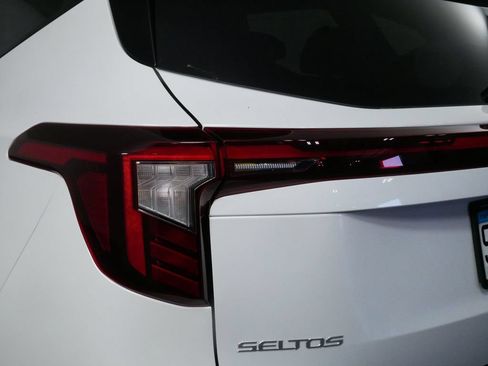 Used 2026 Kia Seltos S AWD/4WD image 14