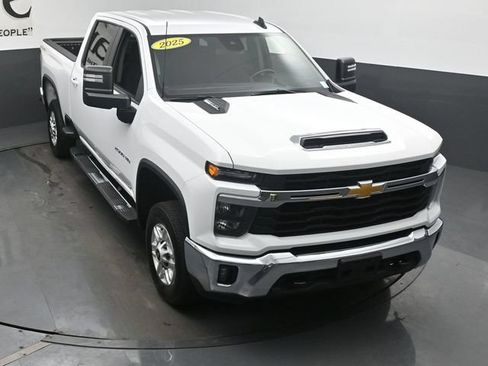 Used 2025 Chevrolet Silverado 2500 LT w/ Convenience Package AWD/4WD image 45
