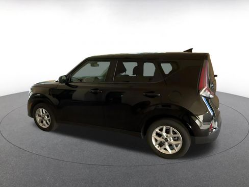 Used 2025 Kia Soul LX w/ LX Technology Package image 8