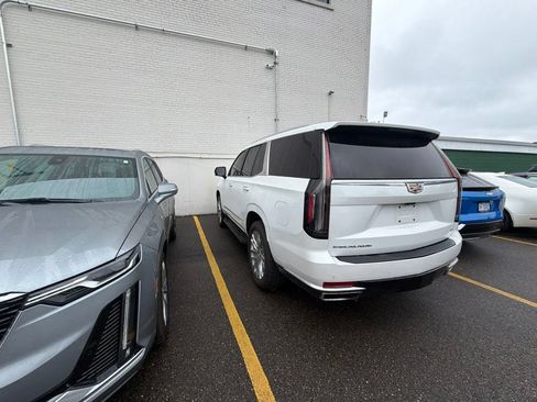 Used 2024 Cadillac Escalade Premium Luxury w/ LPO, Floor Liner Package AWD/4WD image 10