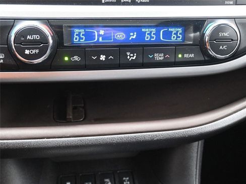 Used 2017 Toyota Highlander Limited image 16