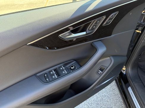 Certified 2024 Audi Q7 3.0T Prestige image 32