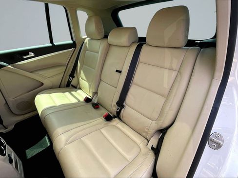 Used 2013 Volkswagen Tiguan SE FWD image 26