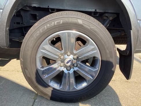 Used 2018 Ford F150 Lariat w/ Equipment Group 502A Luxury AWD/4WD image 6