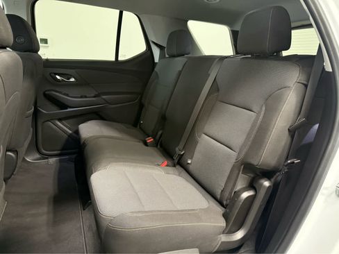 Used 2020 Chevrolet Traverse LT w/ Driver Confidence II Package AWD/4WD image 14