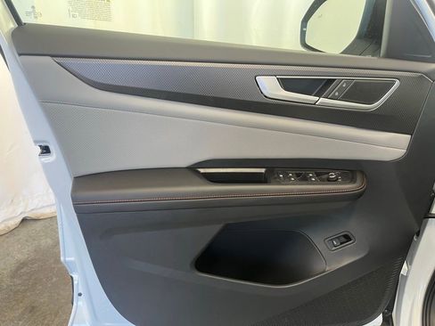 New 2026 Volkswagen Atlas Peak Edition image 9