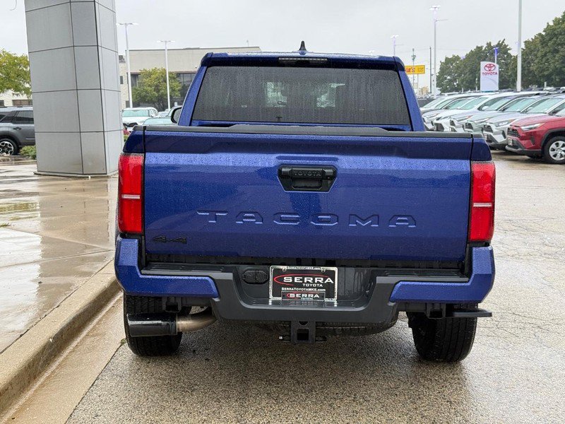 Used 2025 Toyota Tacoma TRD Sport AWD/4WD image 4