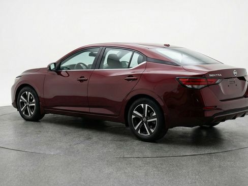 Used 2025 Nissan Sentra SV image 6