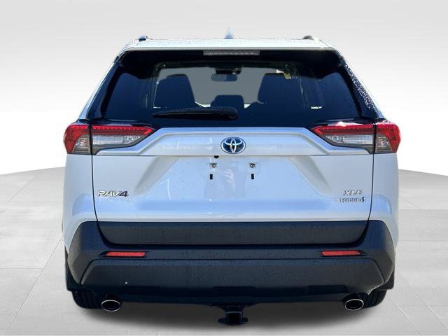 Used 2021 Toyota RAV4 XLE Premium AWD/4WD image 4