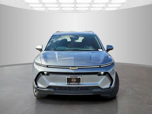 New 2026 Chevrolet Equinox EV LT image 2