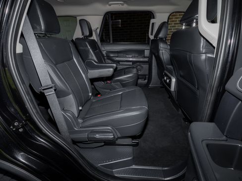 Used 2024 Ford Expedition XLT RWD image 25