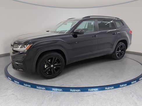 Used 2023 Volkswagen Atlas SEL R-Line AWD/4WD image 11