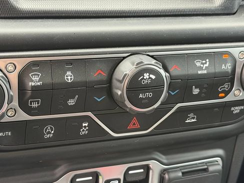 Used 2023 Jeep Gladiator Sport AWD/4WD image 21