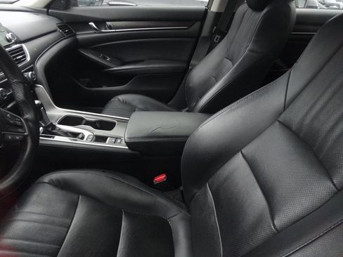 Used 2018 Honda Accord Touring image 7