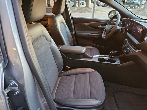 Used 2025 Buick Envista Preferred image 20