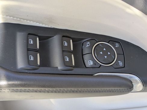 Used 2019 Lincoln MKC Select w/ Select Plus Package image 21