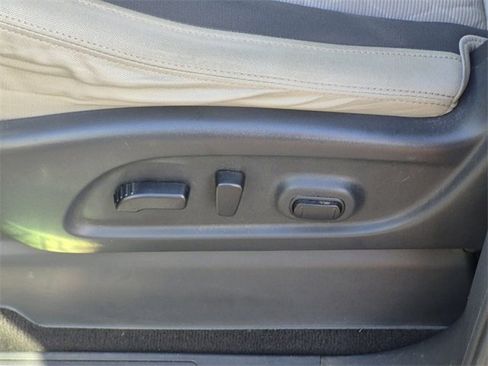 Certified 2020 Nissan Titan SV w/ SV Convenience Package image 19