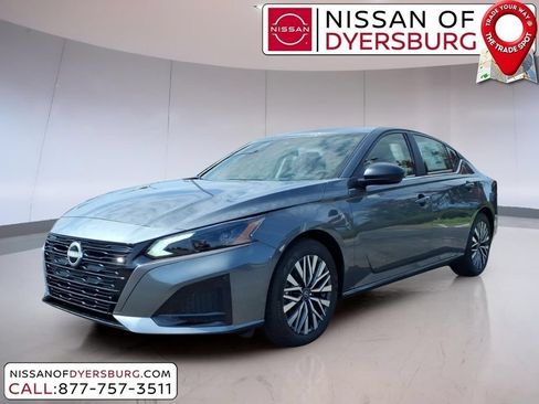 New 2025 Nissan Sentra SV w/ All-Weather Package FWD image 7