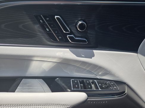 New 2025 Cadillac Lyriq Luxury image 16