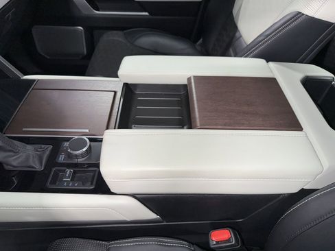 Used 2023 Toyota Tundra Capstone AWD/4WD image 33