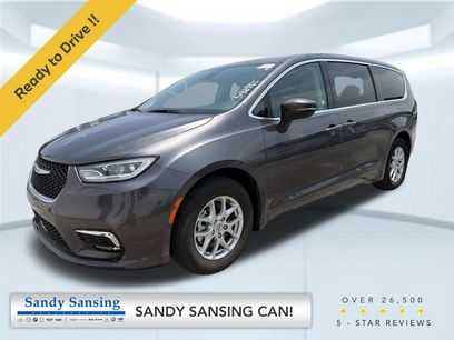 Used 2023 Chrysler Pacifica Touring-L
