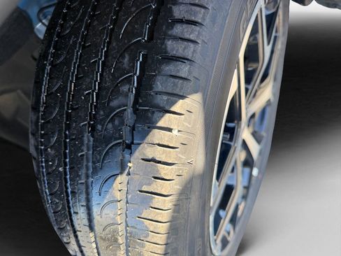 Certified 2025 Jeep Compass Limited image 19