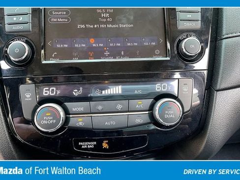 Used 2018 Nissan Rogue SV FWD image 25