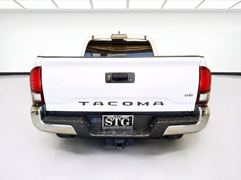 Used 2019 Toyota Tacoma SR5 RWD image 5