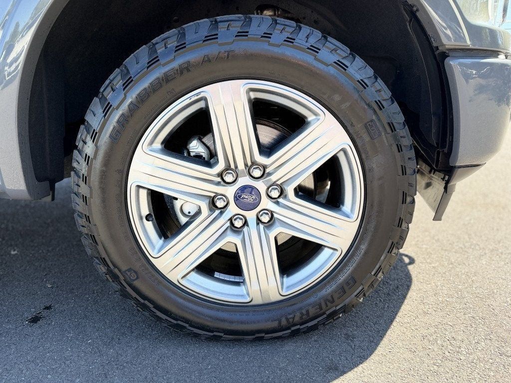 Used 2018 Ford F150 Lariat w/ Equipment Group 502A Luxury AWD/4WD image 8