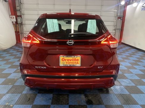 Used 2023 Nissan Kicks SV image 4