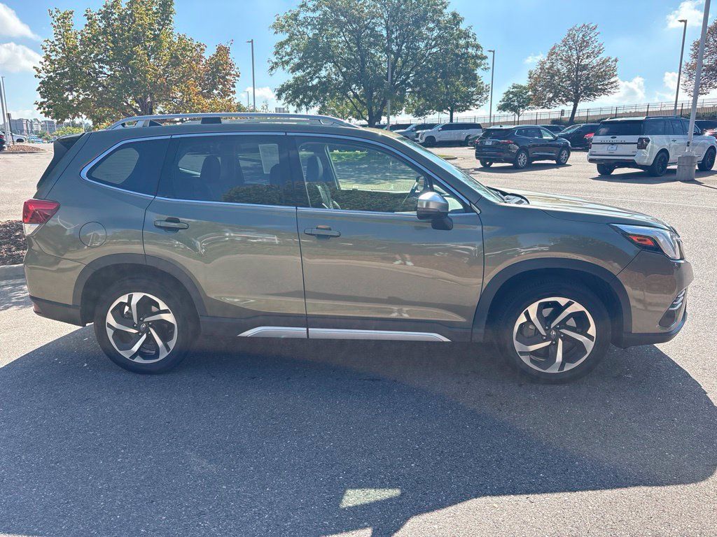 Used 2024 Subaru Forester Touring AWD/4WD image 6