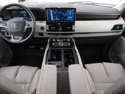 Used 2023 Lincoln Navigator Reserve AWD/4WD image 23