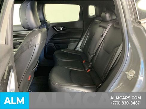 Used 2024 Jeep Compass Trailhawk image 31