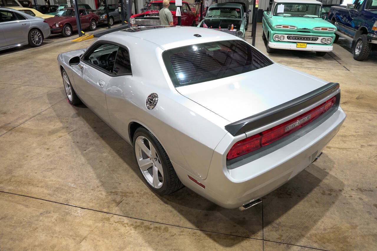 Used 2009 Dodge Challenger SRT8 RWD image 16