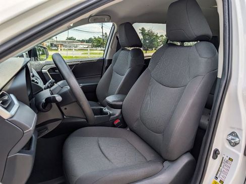 Used 2023 Toyota RAV4 XLE AWD/4WD image 14