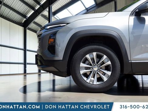 Used 2025 Chevrolet Equinox LT FWD image 32