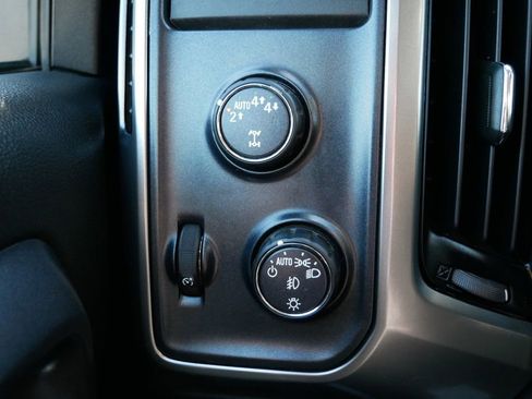 Used 2018 Chevrolet Silverado 1500 LT w/ All Star Edition AWD/4WD image 29