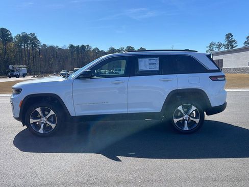 New 2026 Jeep Grand Cherokee Limited w/ Luxury Tech Group II image 4