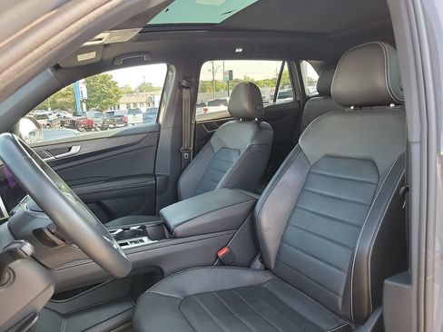 Used 2025 Volkswagen Atlas Cross Sport SEL R-Line AWD/4WD image 11