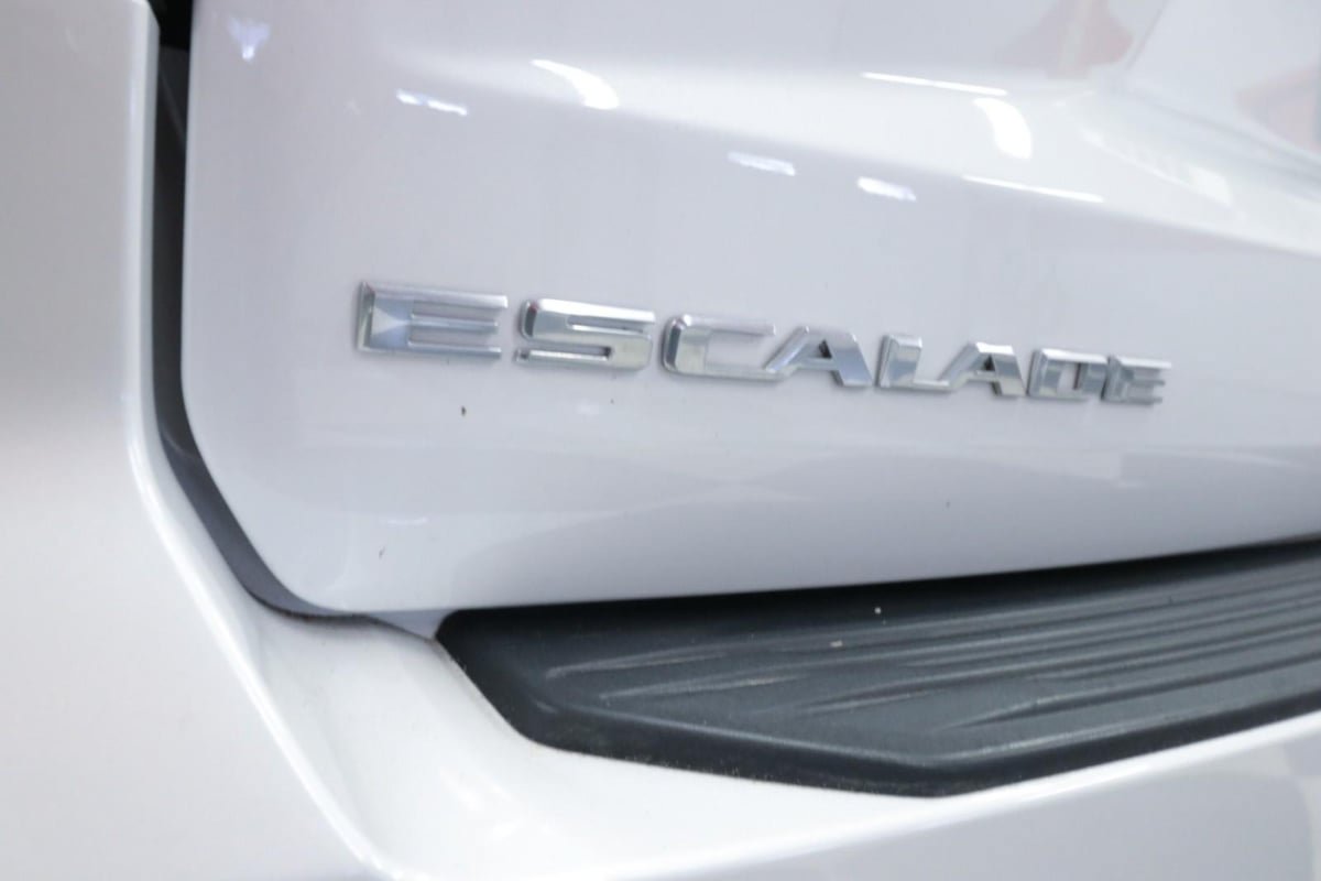 Used 2023 Cadillac Escalade Premium Luxury w/ Performance Package RWD image 35