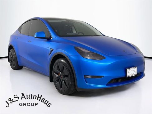 Used 2025 Tesla Model Y Long Range AWD/4WD image 1