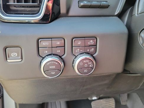 Used 2021 GMC Sierra 1500 AT4 w/ AT4 Preferred Package image 12