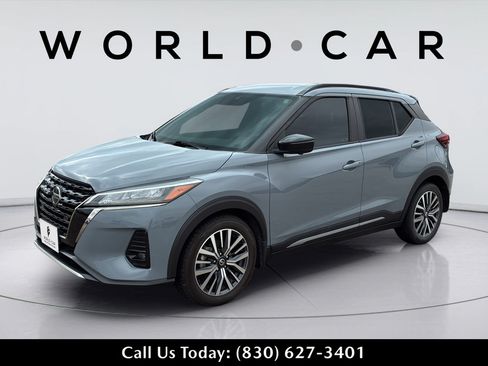 Used 2021 Nissan Kicks SR w/ SR Premium Package FWD image 14
