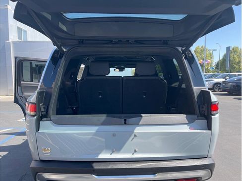 Used 2022 Rivian R1S Launch Edition image 12