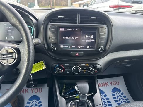 Used 2023 Kia Soul LX image 23
