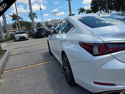 Used 2024 Lexus ES 350 w/ Premium Package FWD image 4