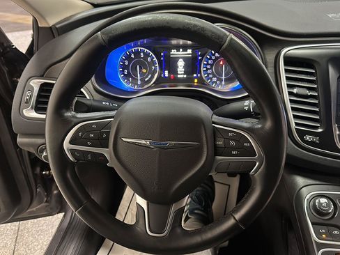 Certified 2016 Chrysler 200 Limited w/ Convenience Group FWD image 20