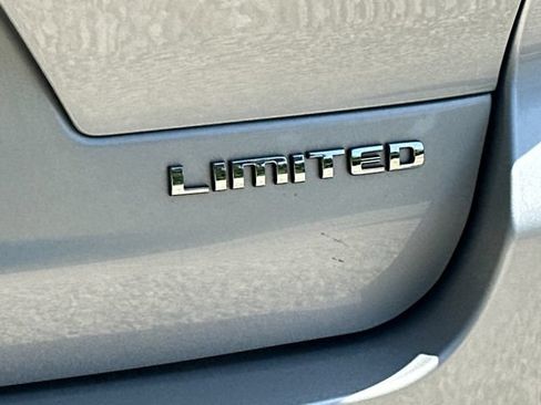 Used 2023 Jeep Grand Cherokee L Limited AWD/4WD image 13