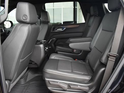 Used 2026 GMC Yukon Denali w/ Sun & Power Step Package RWD image 14